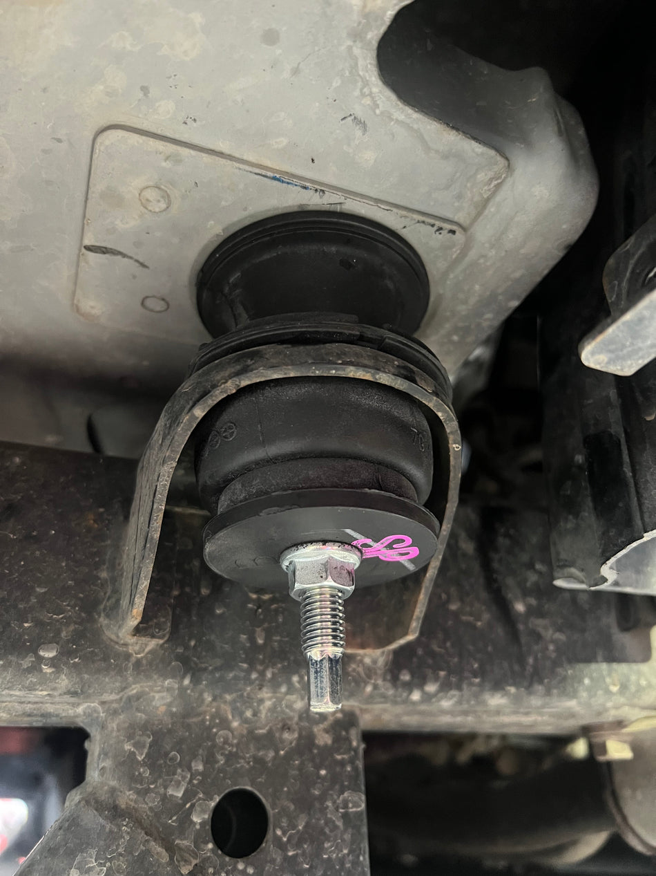 Isuzu Dmax Front Body Mount Replacement Kit.
